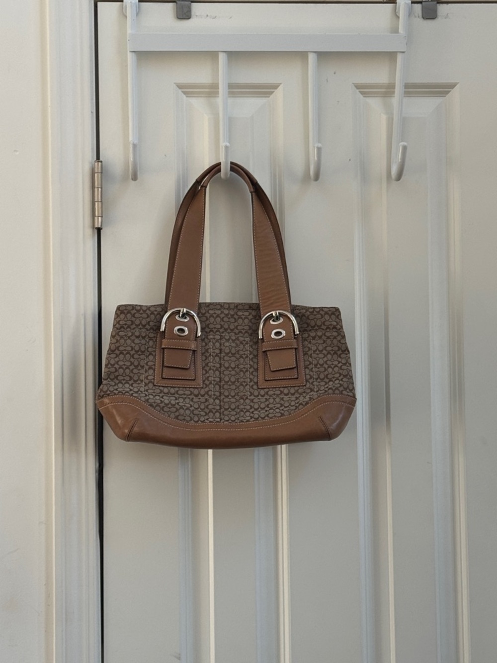 Coach Vintage Brown Signature Canvas Shoulder Bag with Tan Trim - Picture 16 of 16